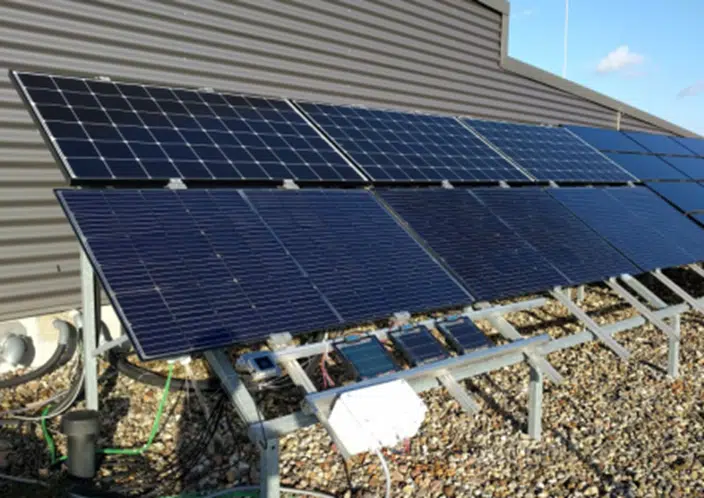 Image shows heterojunction type perovskite panels next to silicon panels